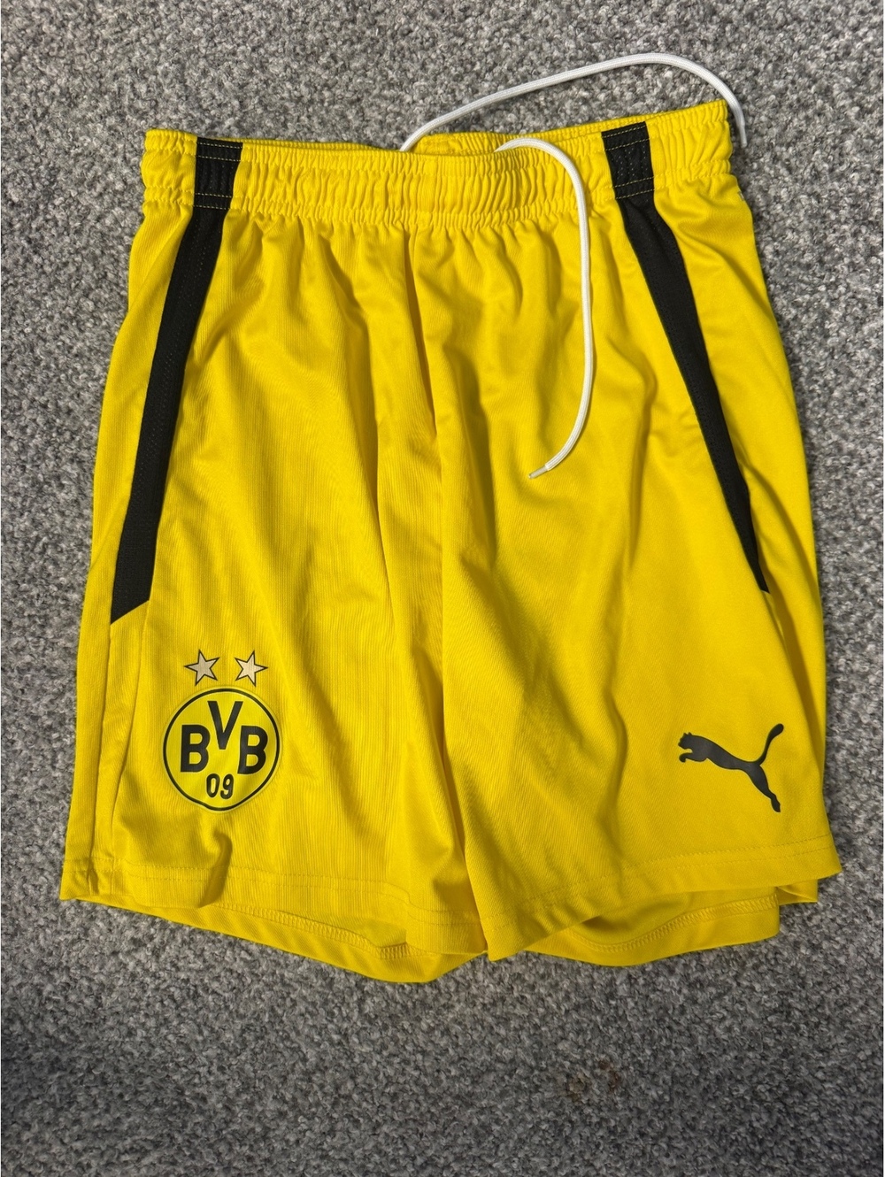 Puma Boys XL (15-16Y) Borussia Dortmund BVB Yellow Soccer Shorts Athletic